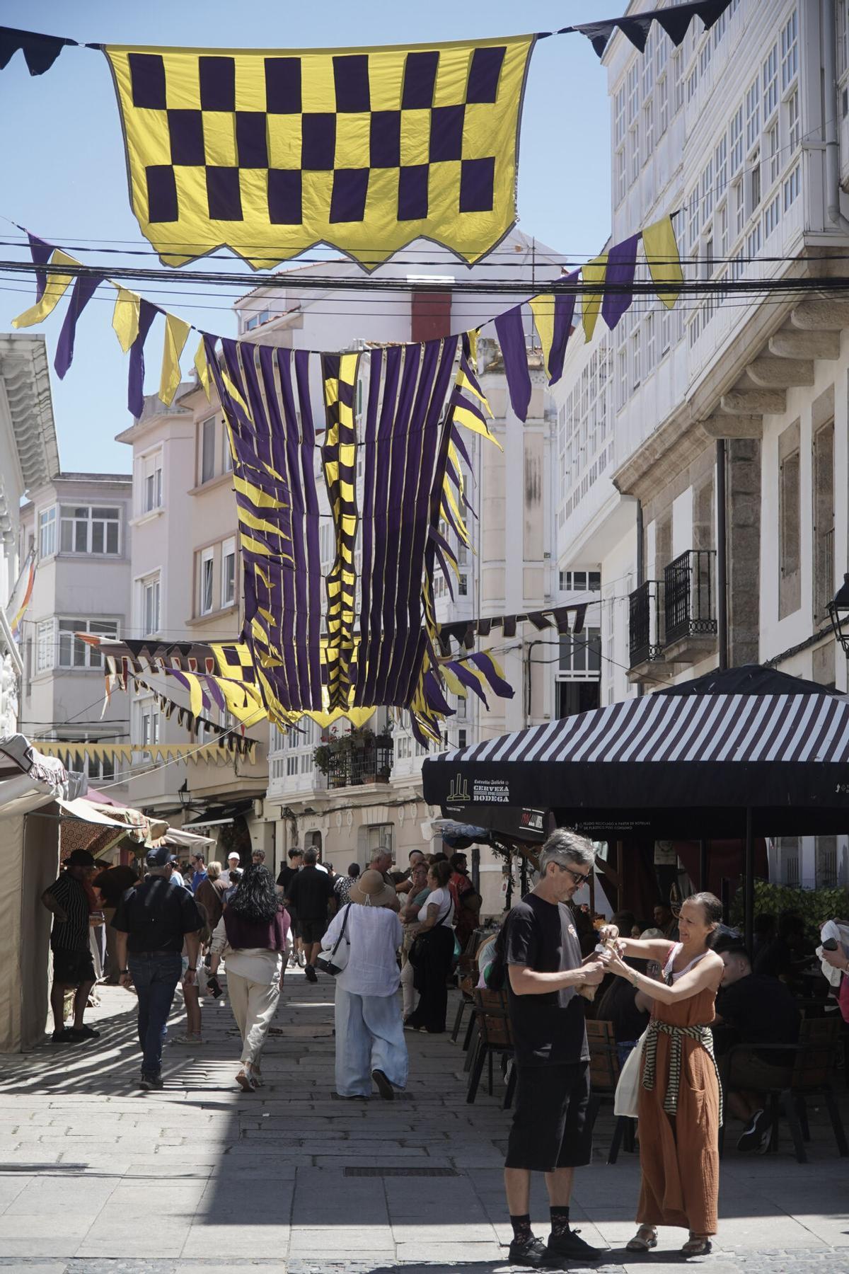 Cientos de personas volvieron a recorrer las calles de la Ciudad Vieja para disfrutar de un evento ya consolidado en el calendario veraniego coruñés.