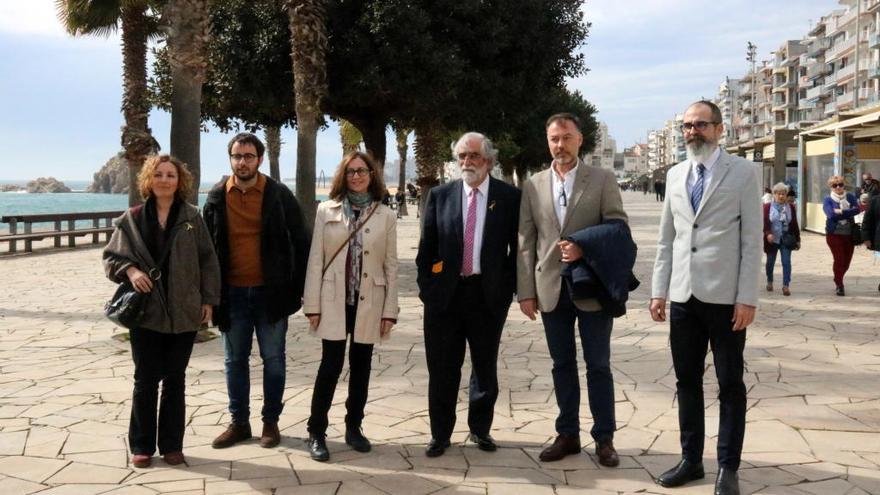 Tot els guardonats en la 54a edició dels premis Recull al Passeig Marítim de Blanes amb Vicenç Villatoro, el president del jurat