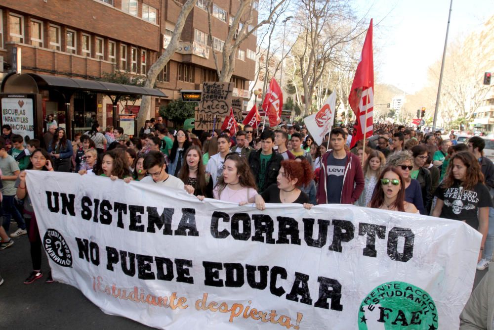 Protestas en defensa de la escuela pública en Cartagena