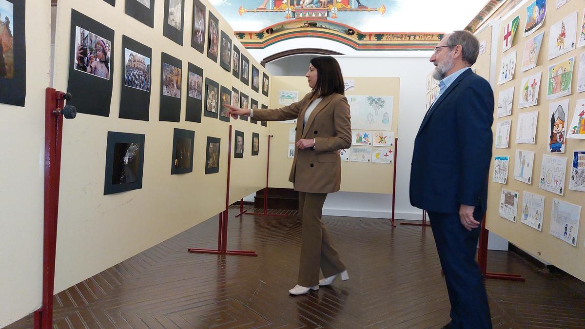 Un momento de la inauguración de la muestra de Moros y Cristianos de Elche