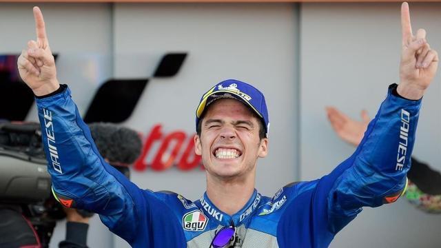 Joan Mir celebra su victoria