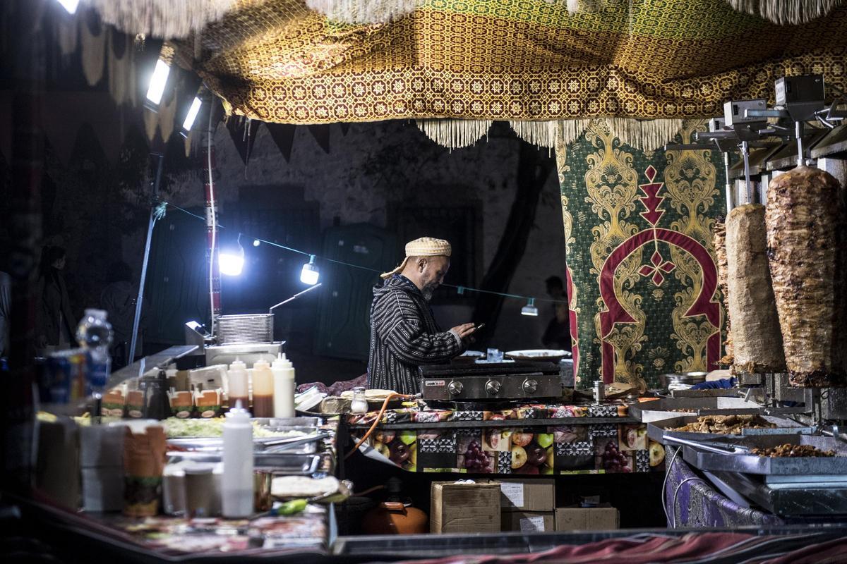 GALERÍA | Así es el Mercado Medieval de Cáceres con el regreso de la cetrería GALERÍA | Así es el Mercado Medieval de Cáceres con el regreso de la cetrería