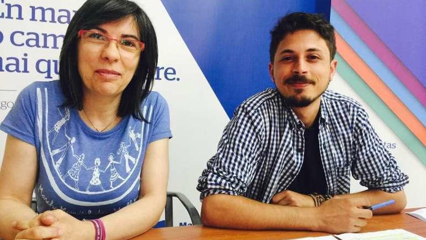 Marga López y Josué Villar,ayer, en la sede de Podemos. // FdV