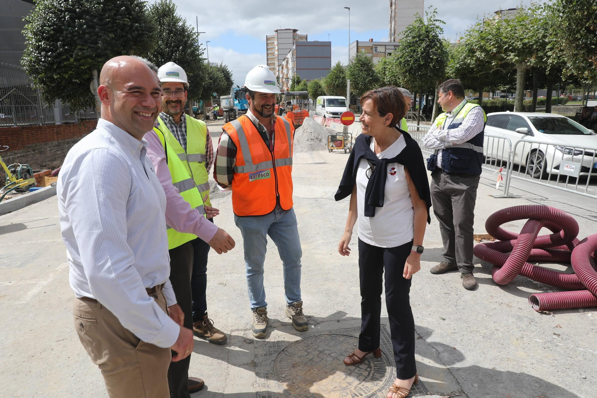 Así fue la visita de la Alcaldesa de Gijón a las obras de la EMA en Pumarín (en imágenes)