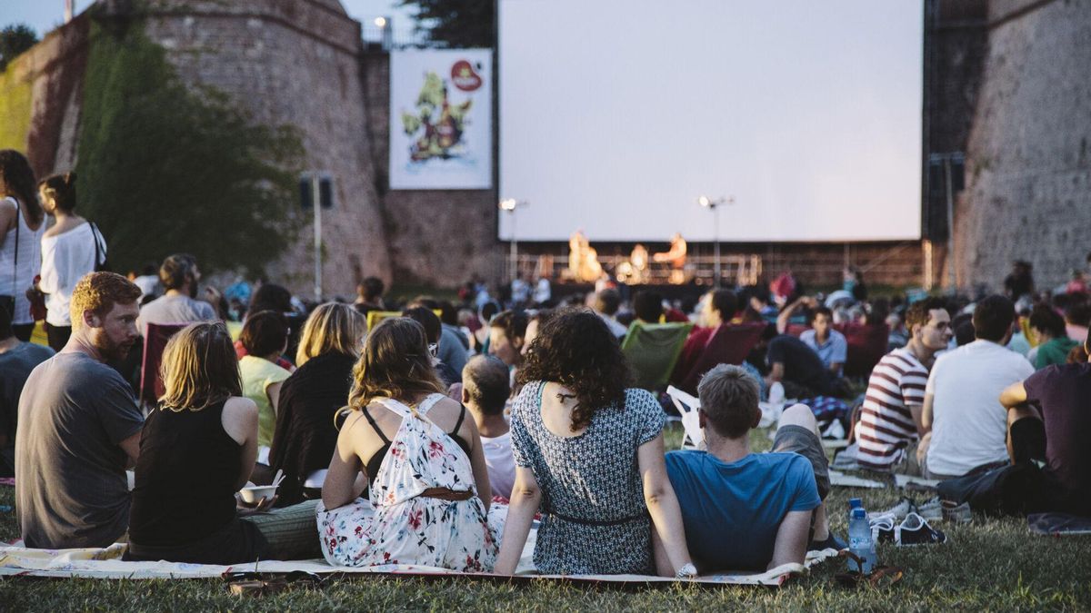 Cine al aire libre en la Sala Montjuïc.