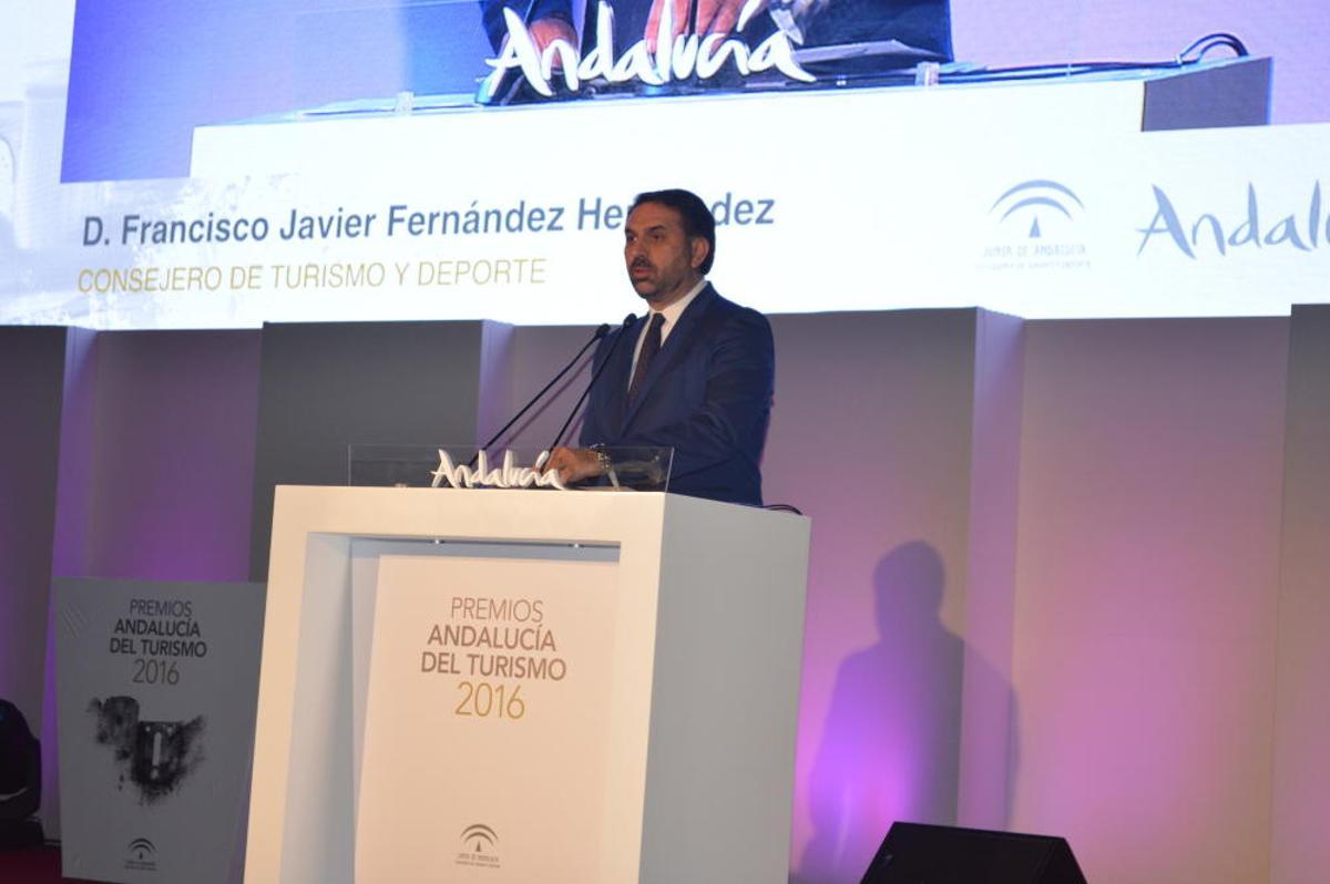 El Caminito del Rey, la empresaria María Herrero y el periodista Pedro Luis Gómez, los tres premios con sabor malagueño