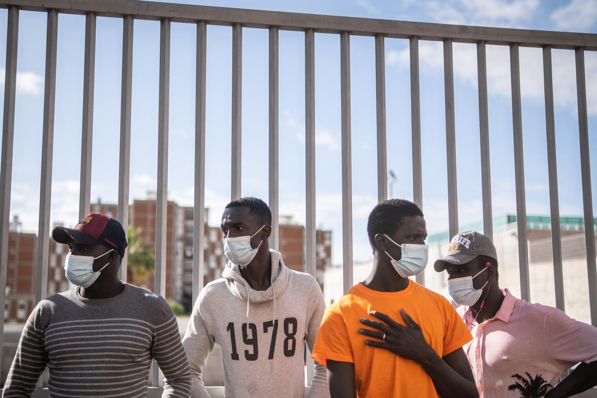 Concentración de migrantes ante la antigua prisión Tenerife I.