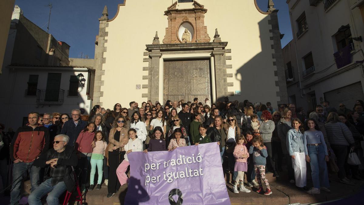 Protesta por el veto a las mujeres en la Semana Santa de Sagunt