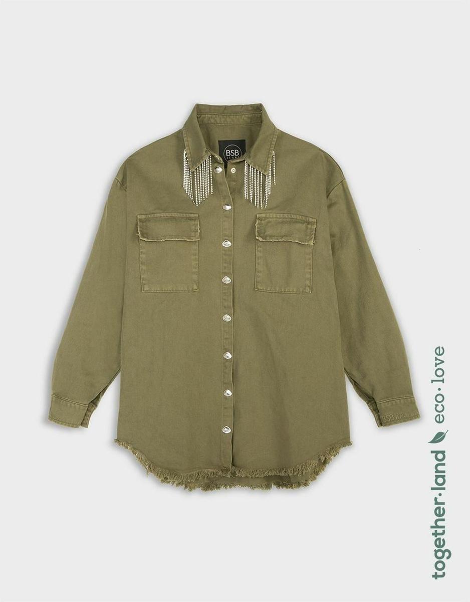 Sobrecamisa verde militar con detalles de 'strass' de Velvet Rouge