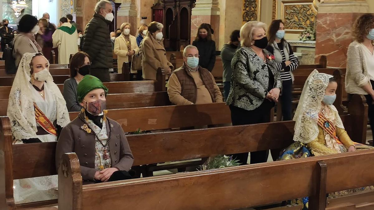 Los representantes de Reino de València-Císcar, en la parroquia del Ángel Custorio