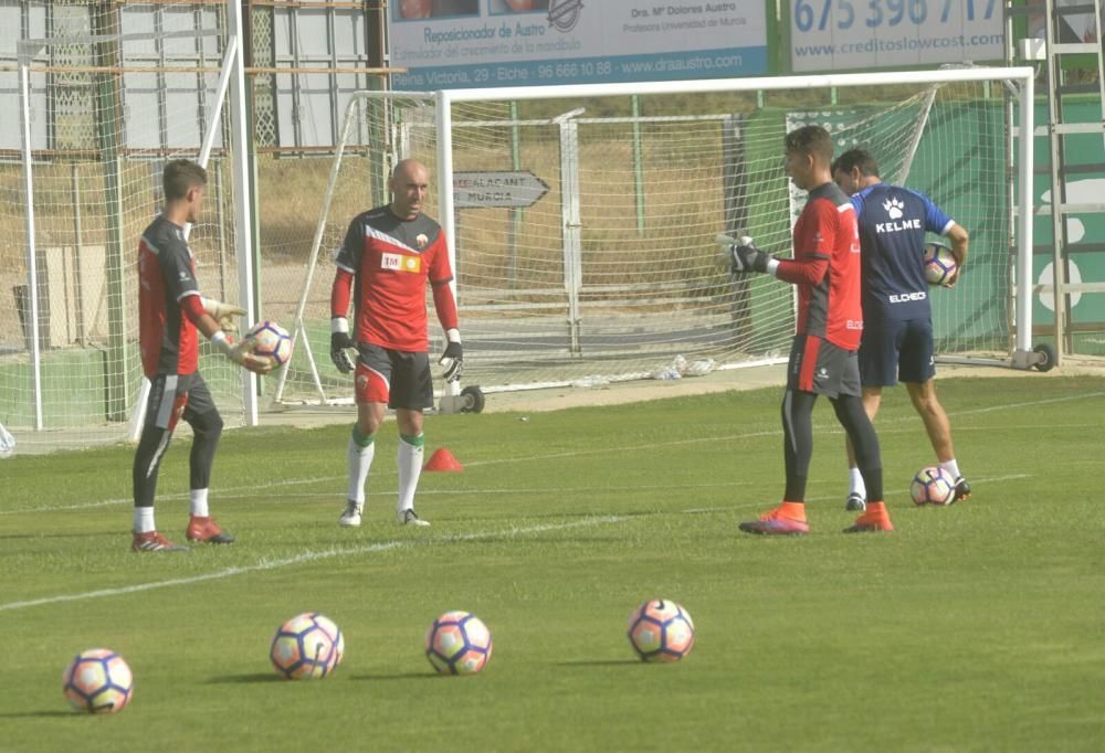 Primer entrenamiento del Elche con Vicente Mir