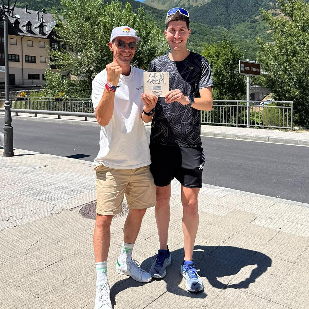 Víctor Van den Driessche recibe el reconocimiento tras completar la prueba en el Vall d´Aran.