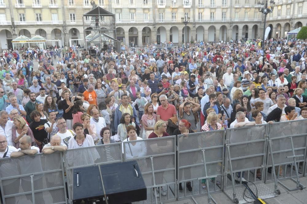 La regatista Sofía Toro inaugura las Fiestas de María Pita 2015 con la lectura del pregón