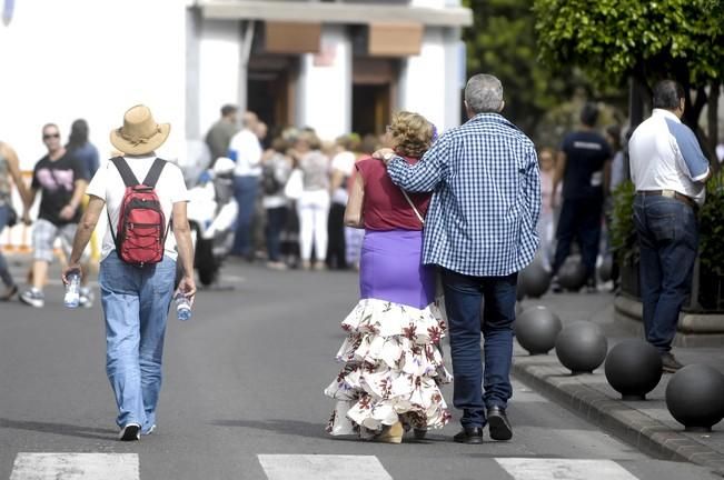 ROMERIA ROCIERA Y OFRENDA A LA VIRGEN