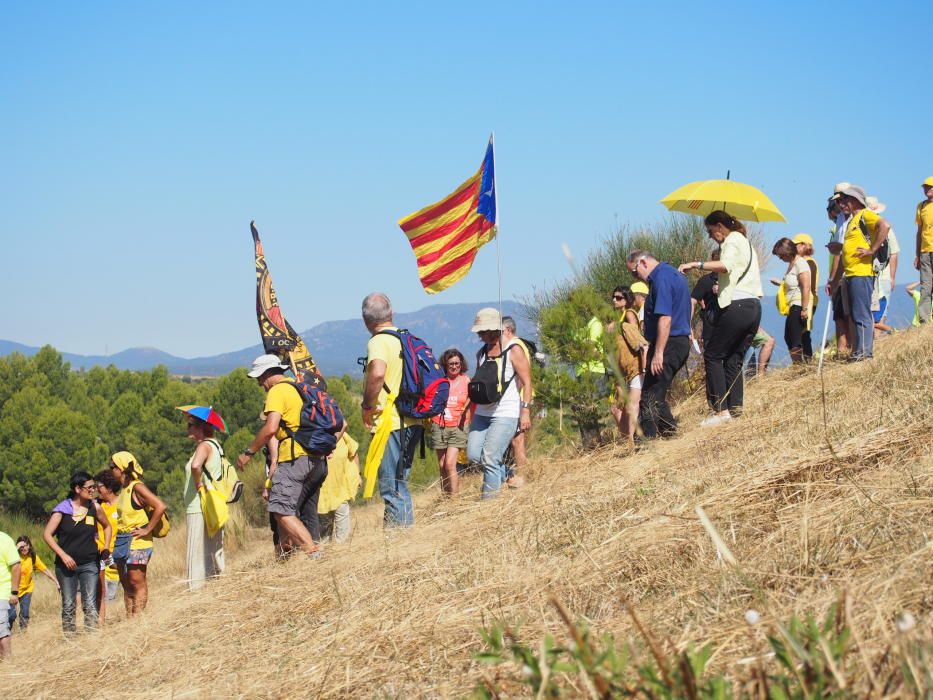 Una cadena humana encercla la presó del Puig de les Basses