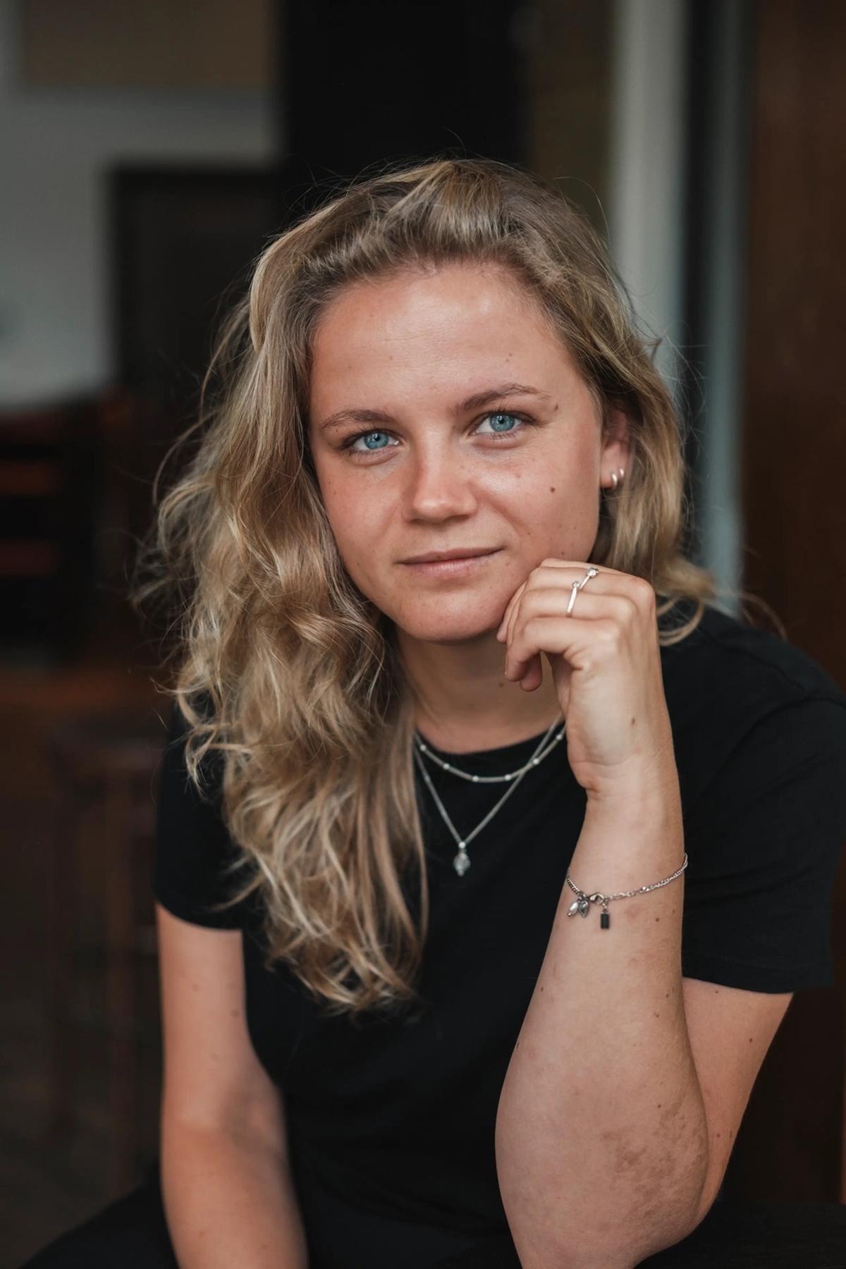 Yasmin van Dorp, la directora del documental ‘The Bubble of Bliss’, sobre la crisis de la vivienda en Ibiza.