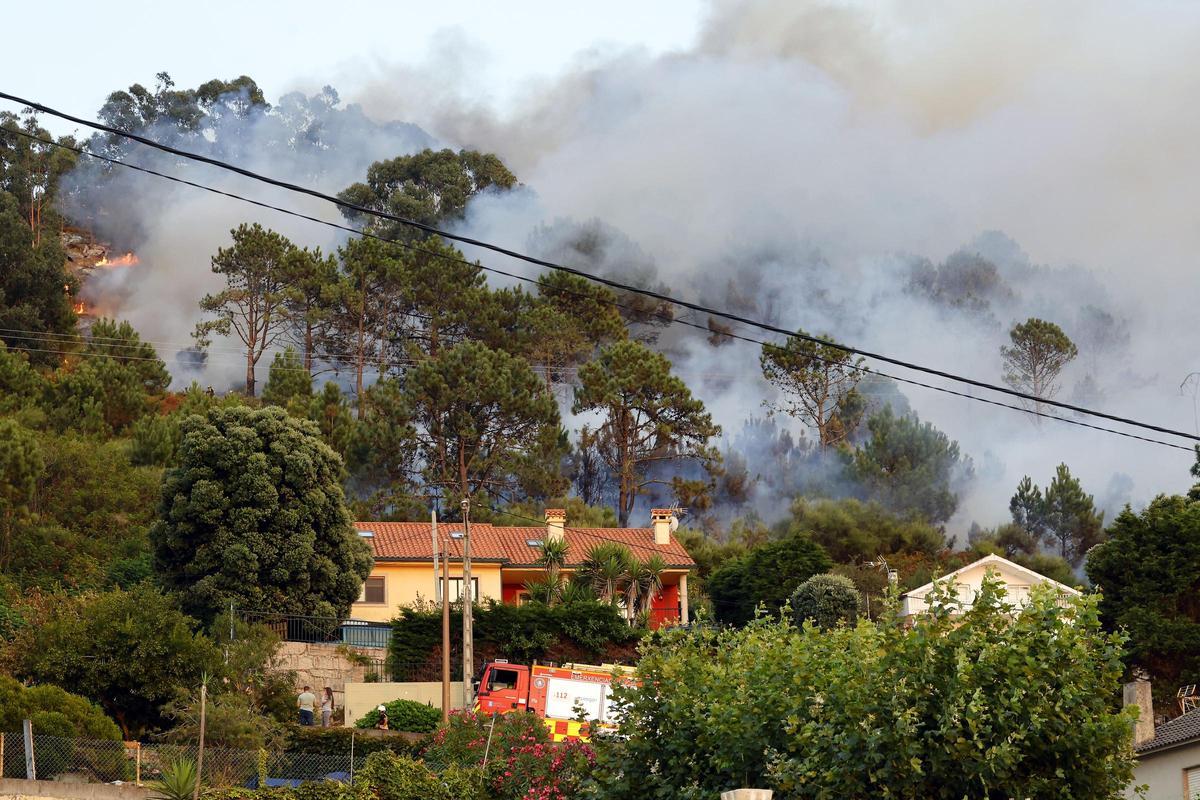 Situación de los incendios activos en Galicia el jueves 21 de agosto