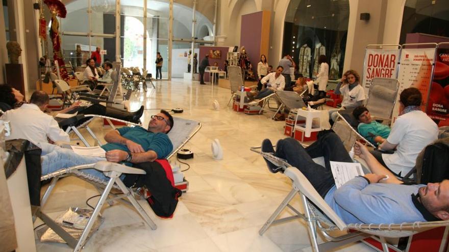 Donación de sangre en un fin de semana blanco