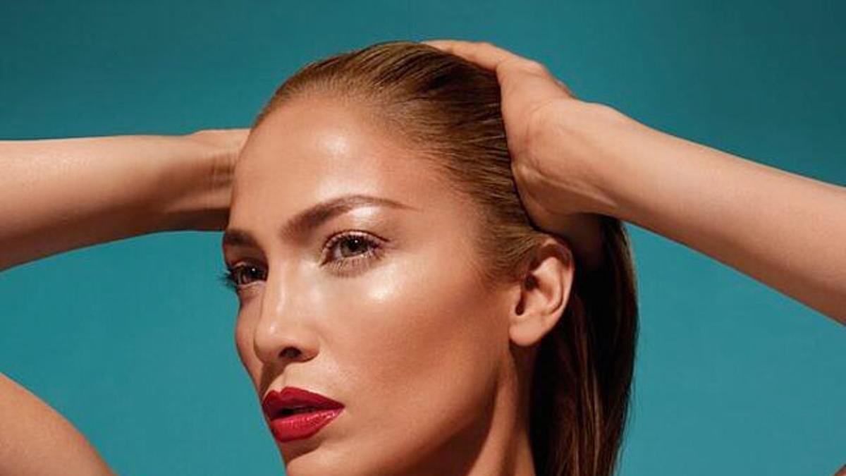 Jennifer Lopez lanza su primera colección de maquillaje junto a Inglot