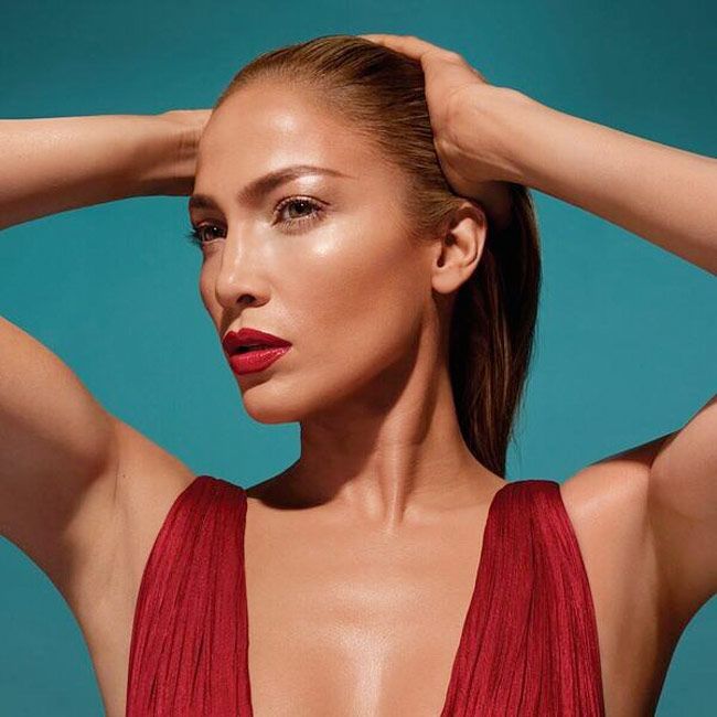 Jennifer Lopez lanza su primera colección de maquillaje junto a Inglot