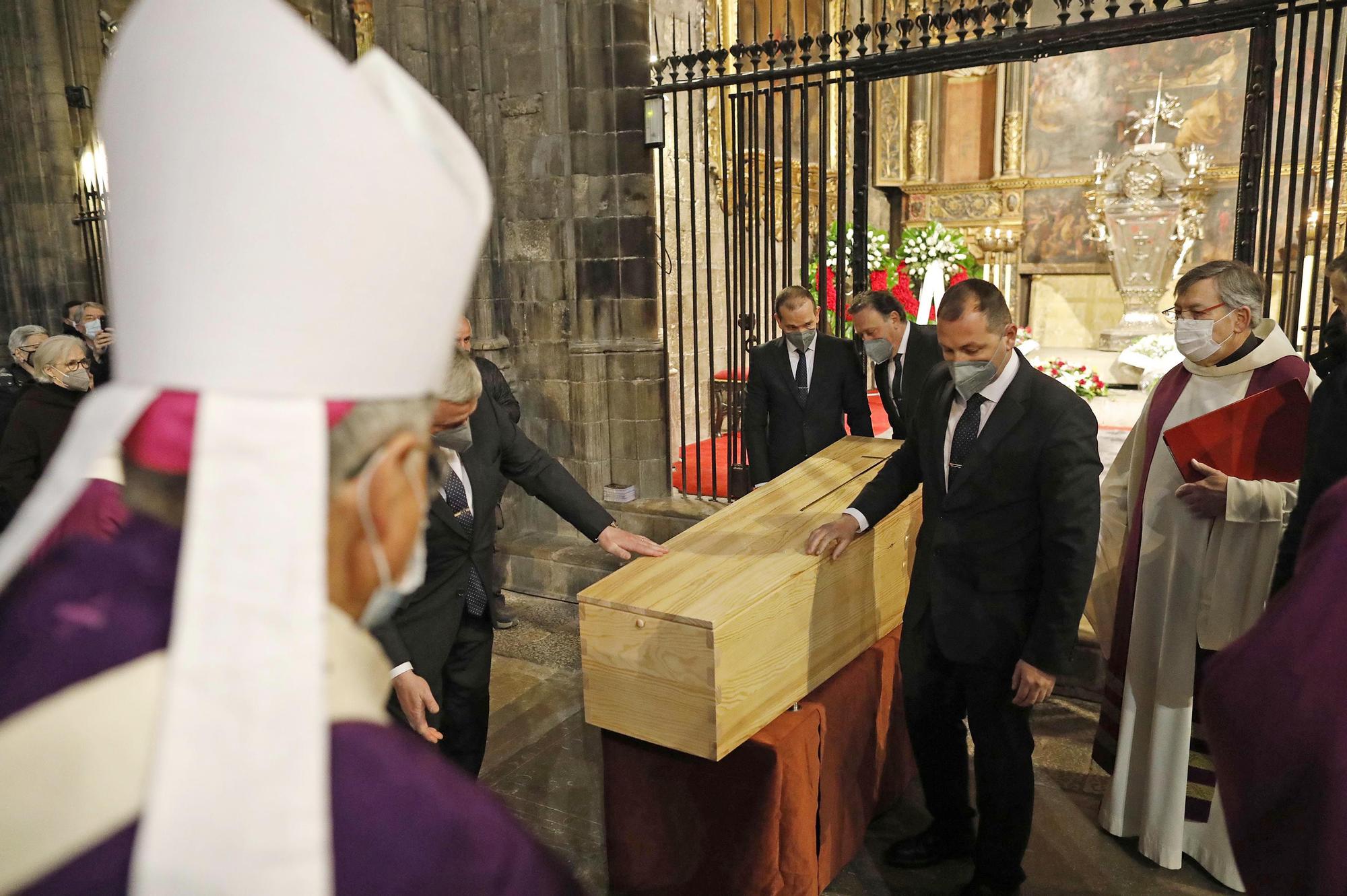 La Catedral de Girona s'omple per acomiadar Francesc Pardo