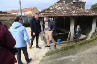 El Concello proyecta dotar de alcantarillado a dos calles complejas de Guillán