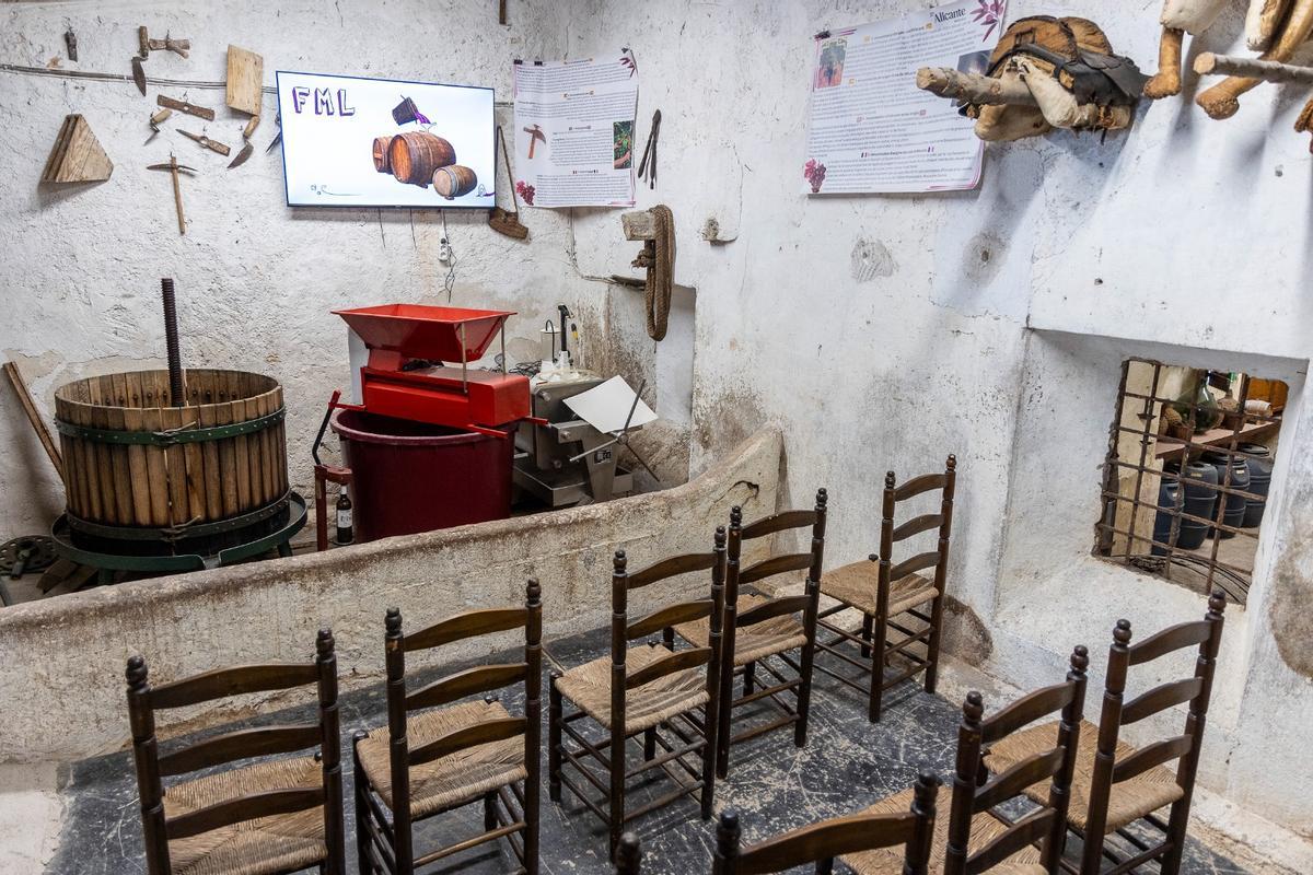 Una de las salas donde se proyectan vídeos explicativos sobre la finca