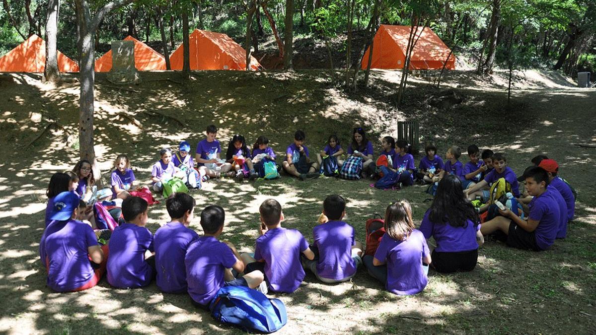 Un grupo de niños, durante una actividad de Fundesplai