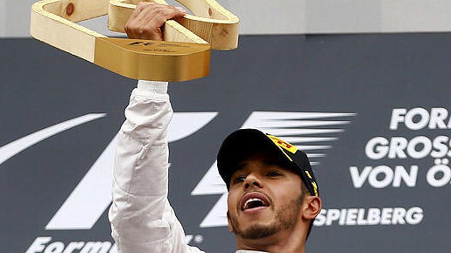 Lewis Hamilton, en el podio de Spielberg.