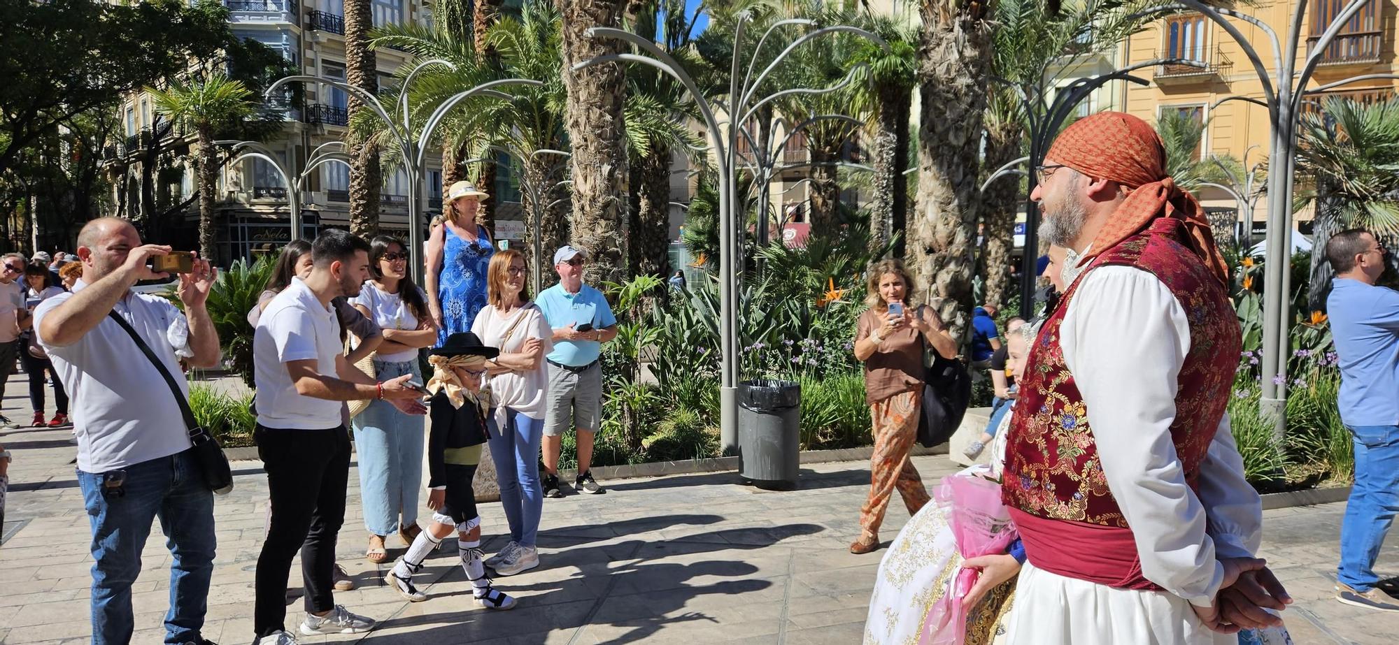 Una Ofrenda en pleno Septiembre con las Fallas del Marítimo