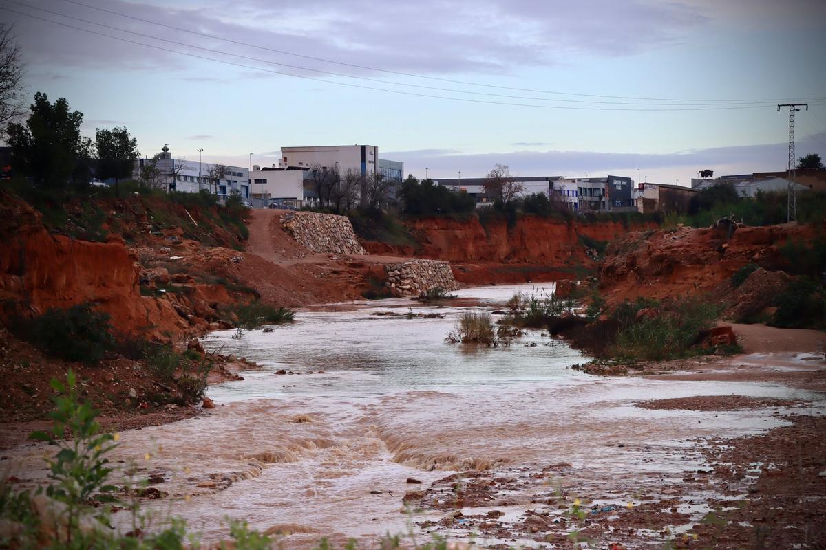 El caudal del Poyo a su paso por Torrent, este lunes.