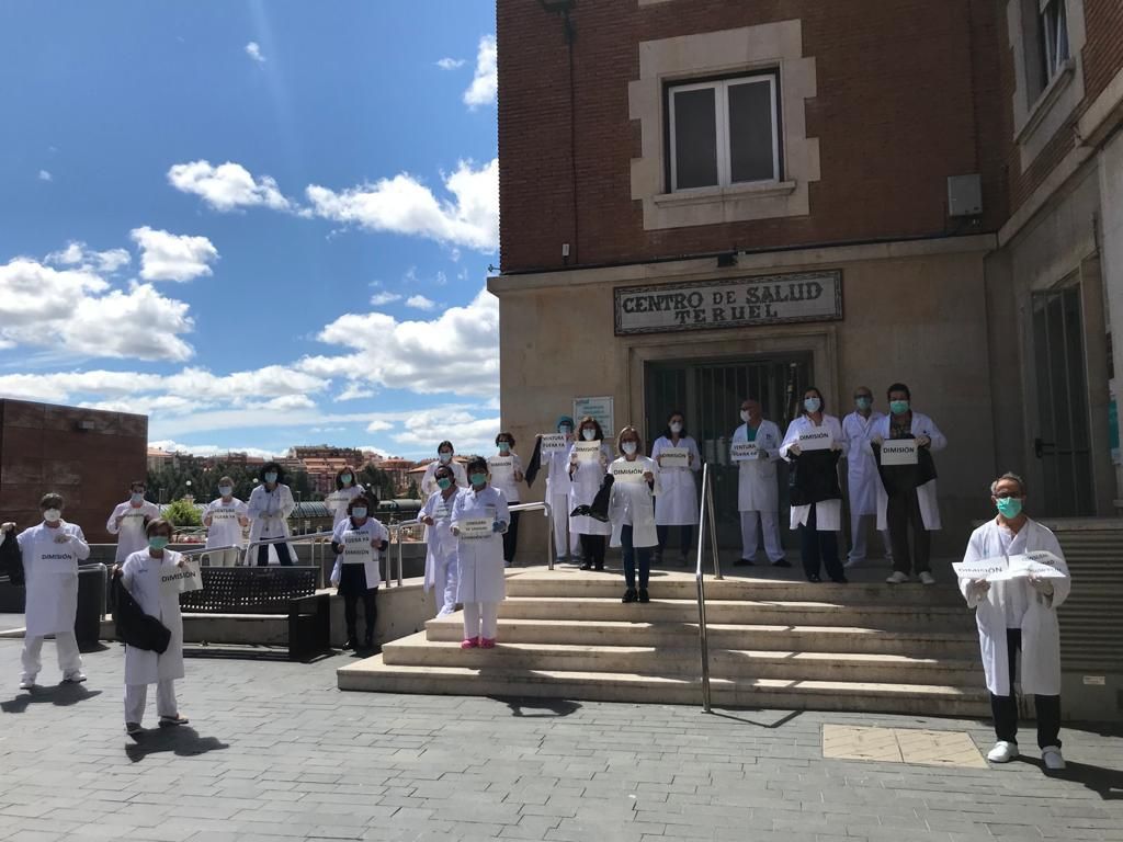 Sanitarios de Aragón piden la dimisión de la consejera de Sanidad, Pilar Ventura