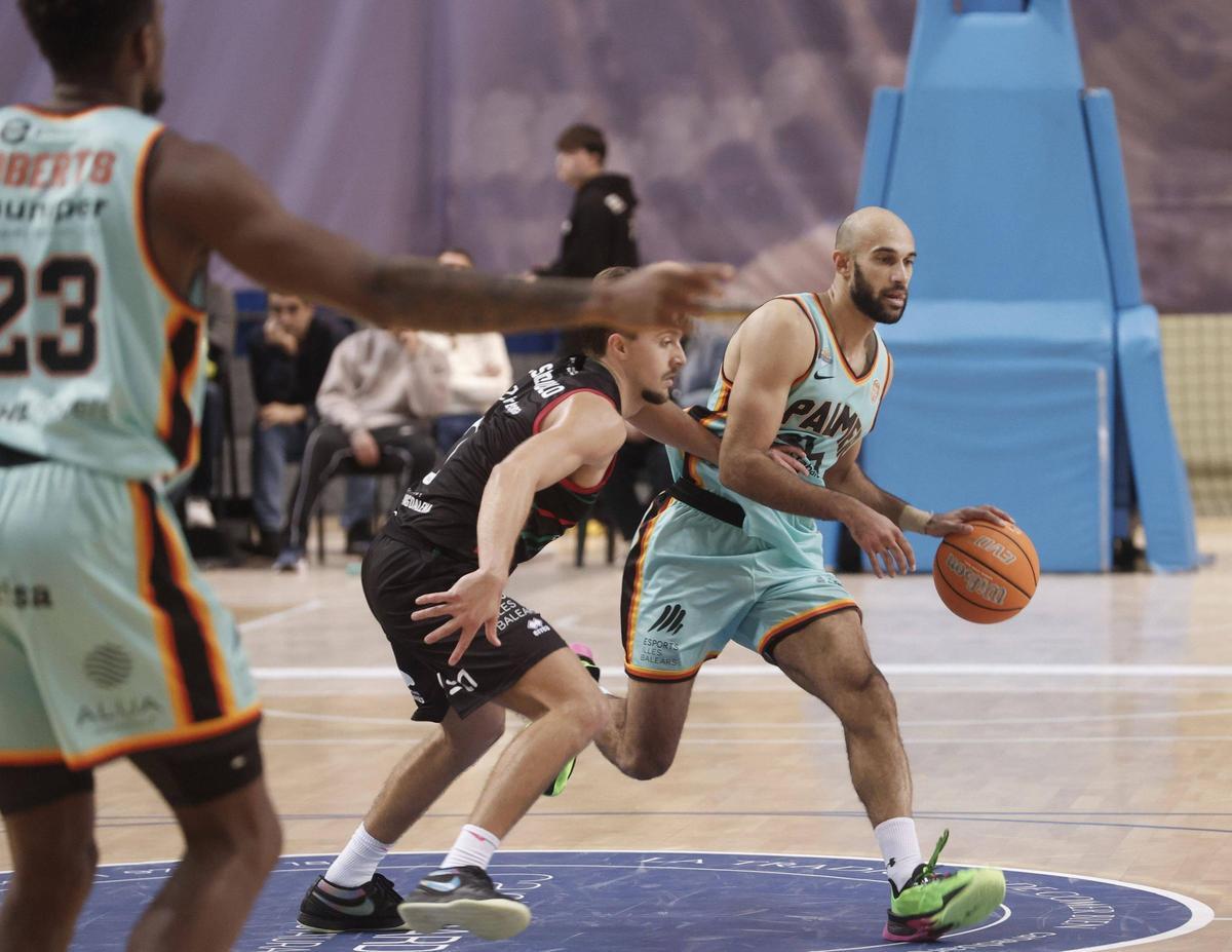 Imagen del derbi de la primera vuelta entre el Fibwi Mallorca y el Palmer Basket