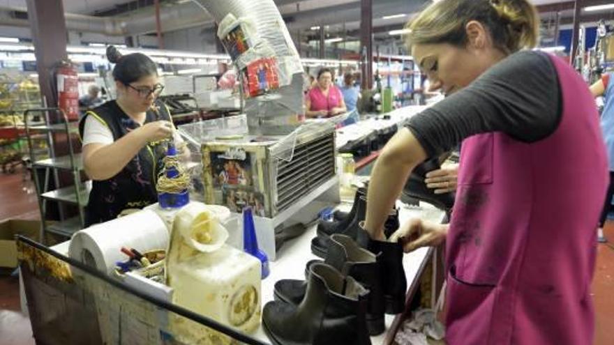 Una empresa de la UMH simplifica el proceso de producción del calzado