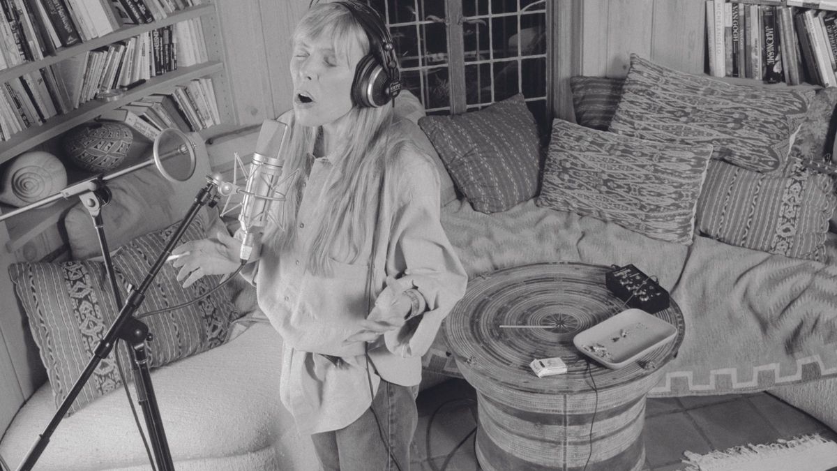 La artista canadiense Joni Mitchell.