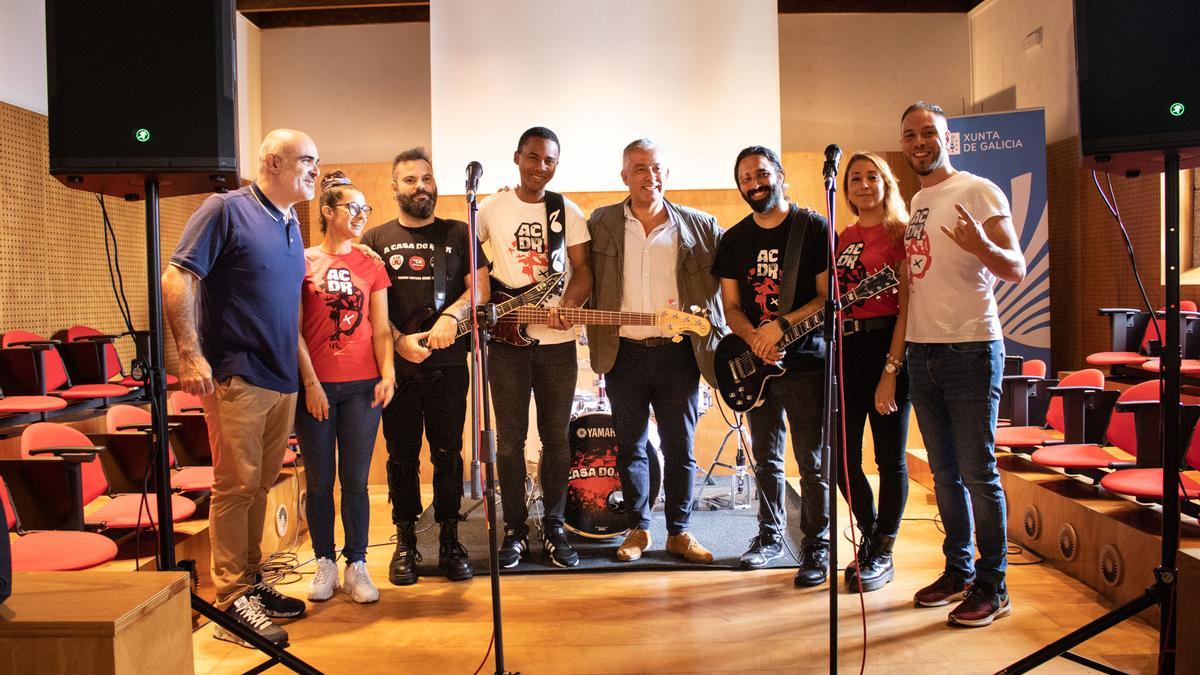 Presentación del festival, con integrantes de A Casa do Rock, Julio Asorey y Valentín García