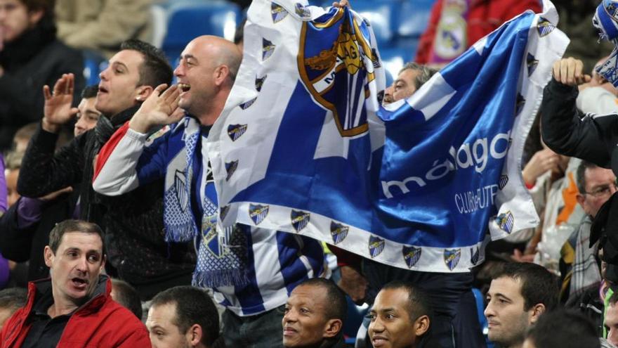 Aficionados del Málaga CF en La Rosaleda.