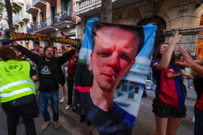 ¡De locos! Las mejores imágenes de una ciudad entregada al Barça