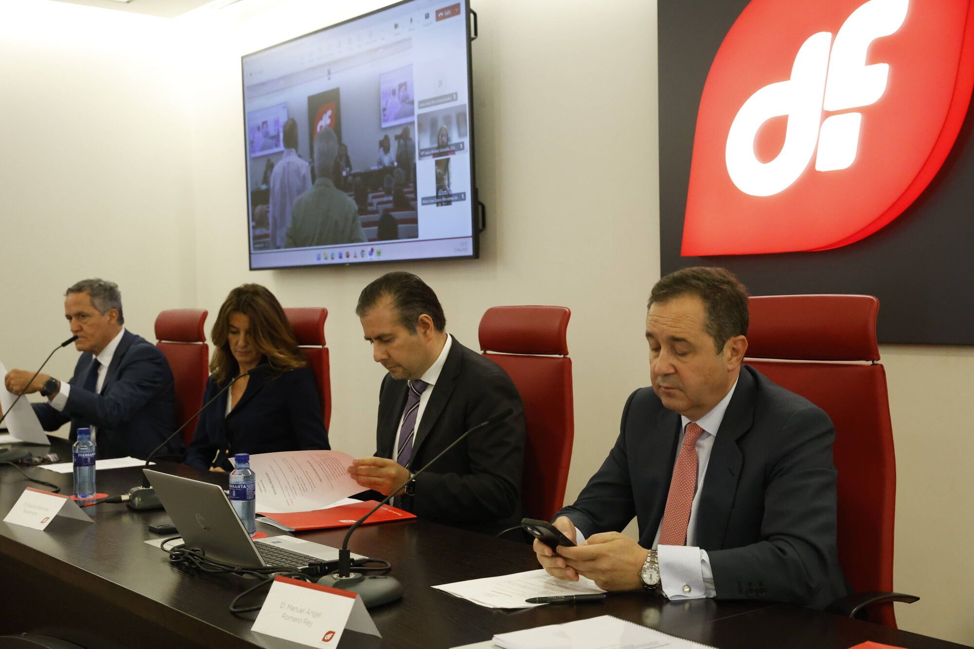 Así fue la junta general de accionistas de Duro Felguera