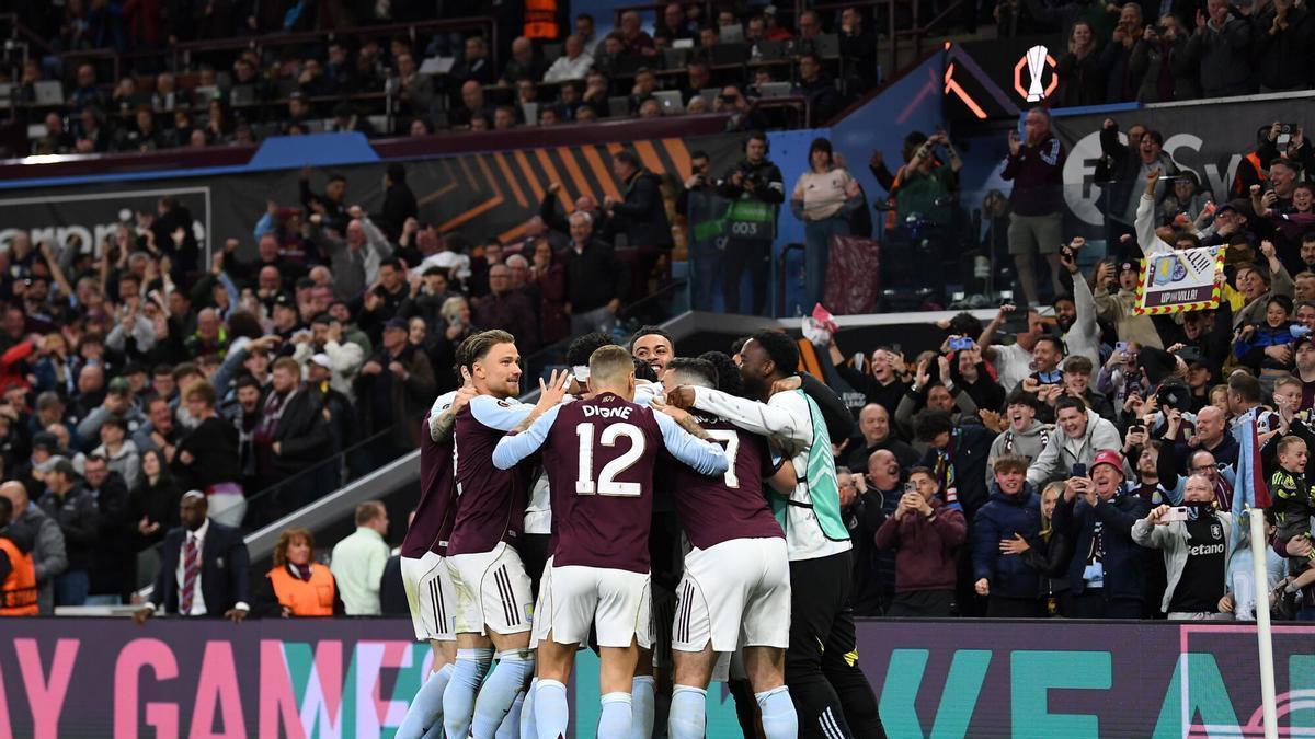 Llegada del Aston Villa a Villa Park