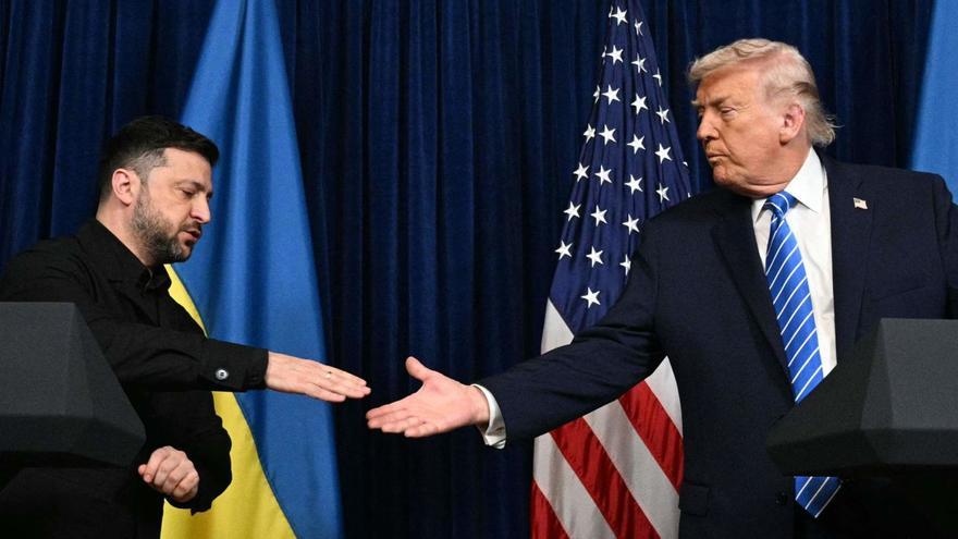 Volodímir Zelenski i  Donald Trump, ahir després de reunir-se a Mar-a-Lago, Florida (EUA). | JIM WATSON / AFP