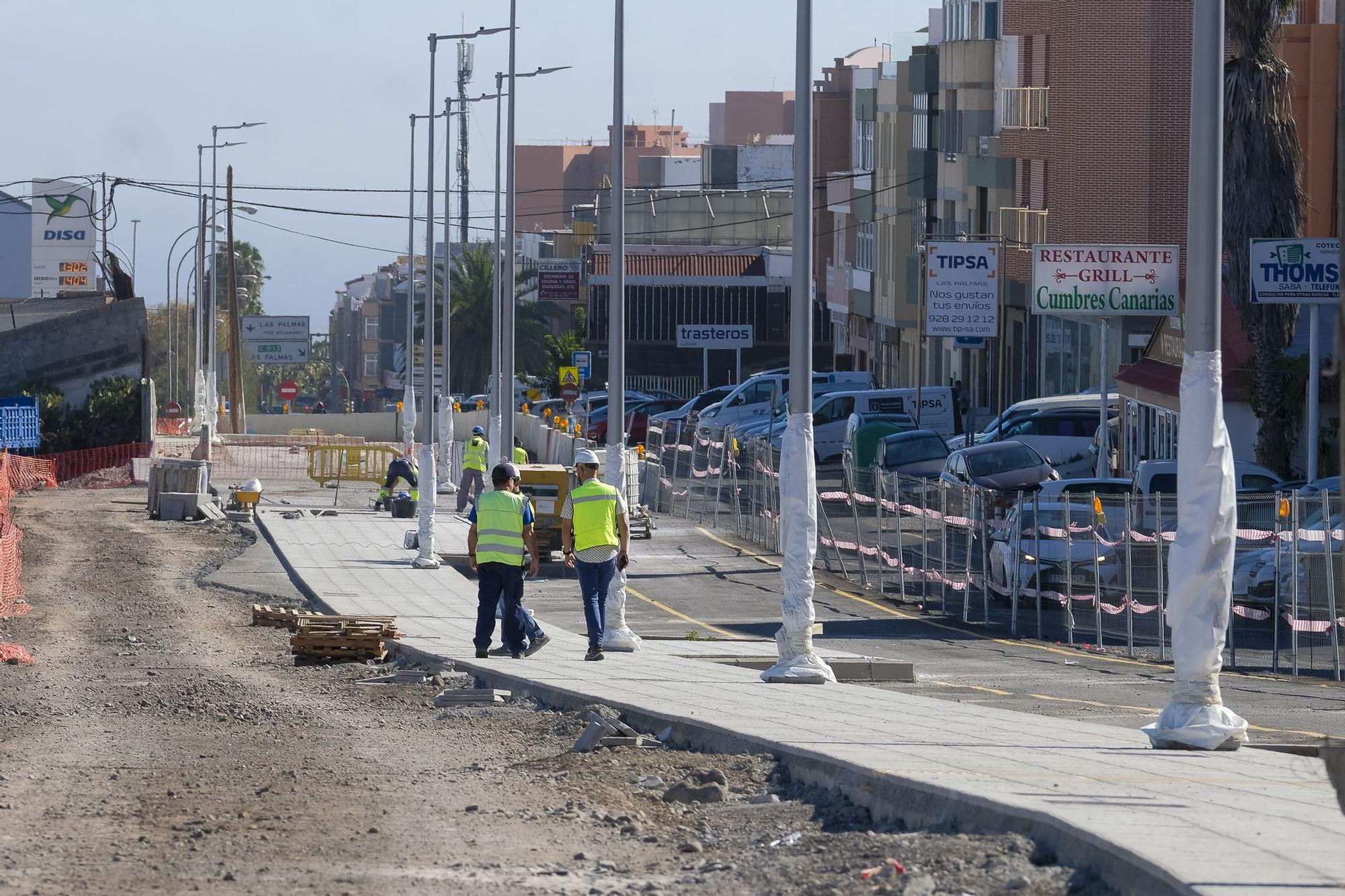 Obras en las aceras de Los Tarahales