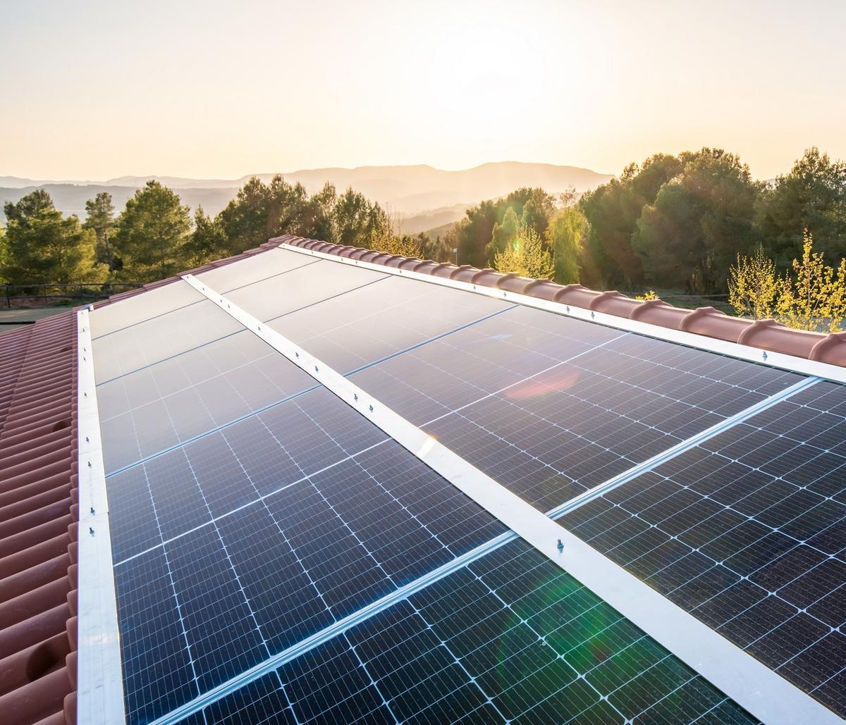 Placas solares en una vivienda.