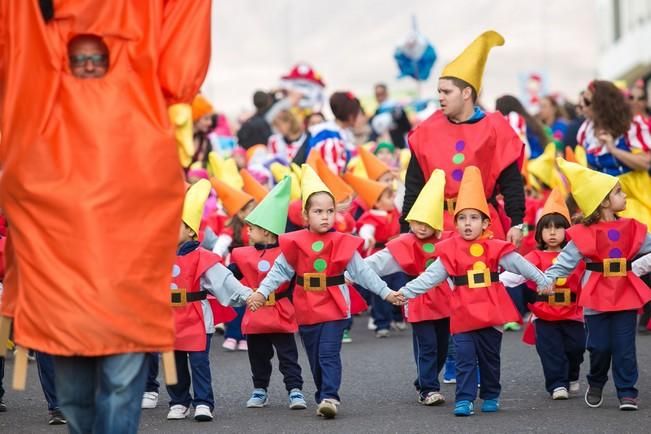 FUERTEVENTURA - PASACALLES INFANTIL DEL CARNAVAL DE PUERTO DEL ROSARIO 2017 - EN LA FOTO EL COLEGIO PABLO NERUDA - 24-02-17