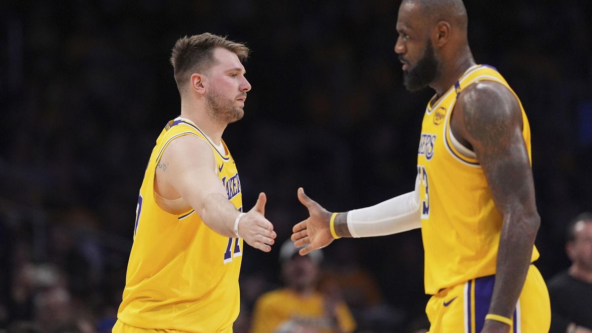 Luka Doncic y Lebron James.