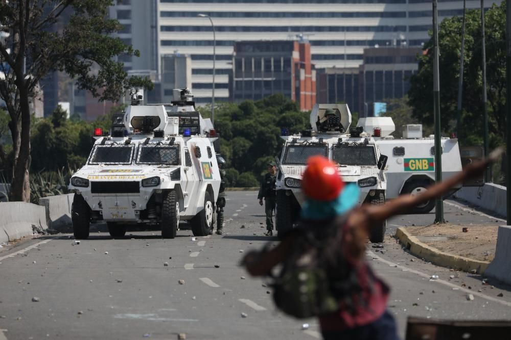 El alzamiento militar en Venezuela.