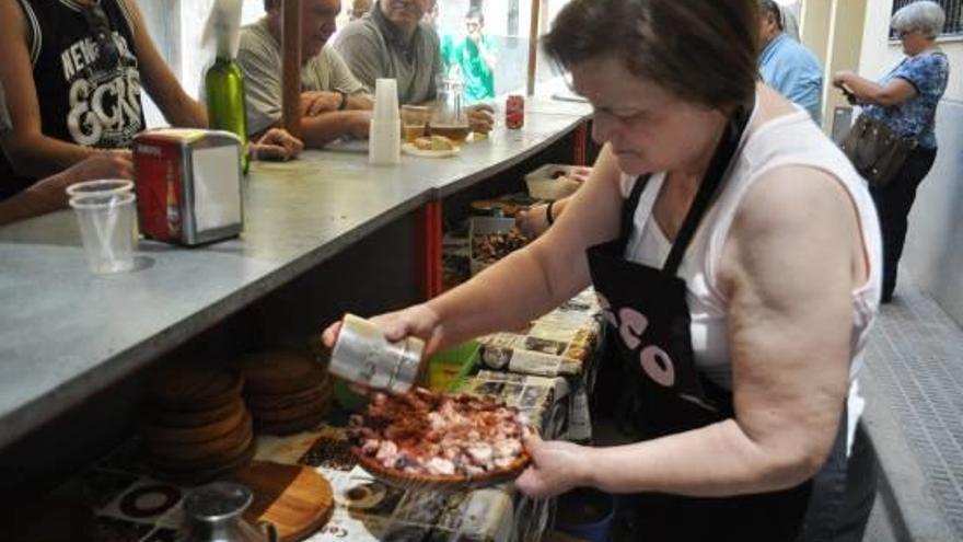 El pulpo se sienta a la mesa en Moró en la recta final  de las fiestas