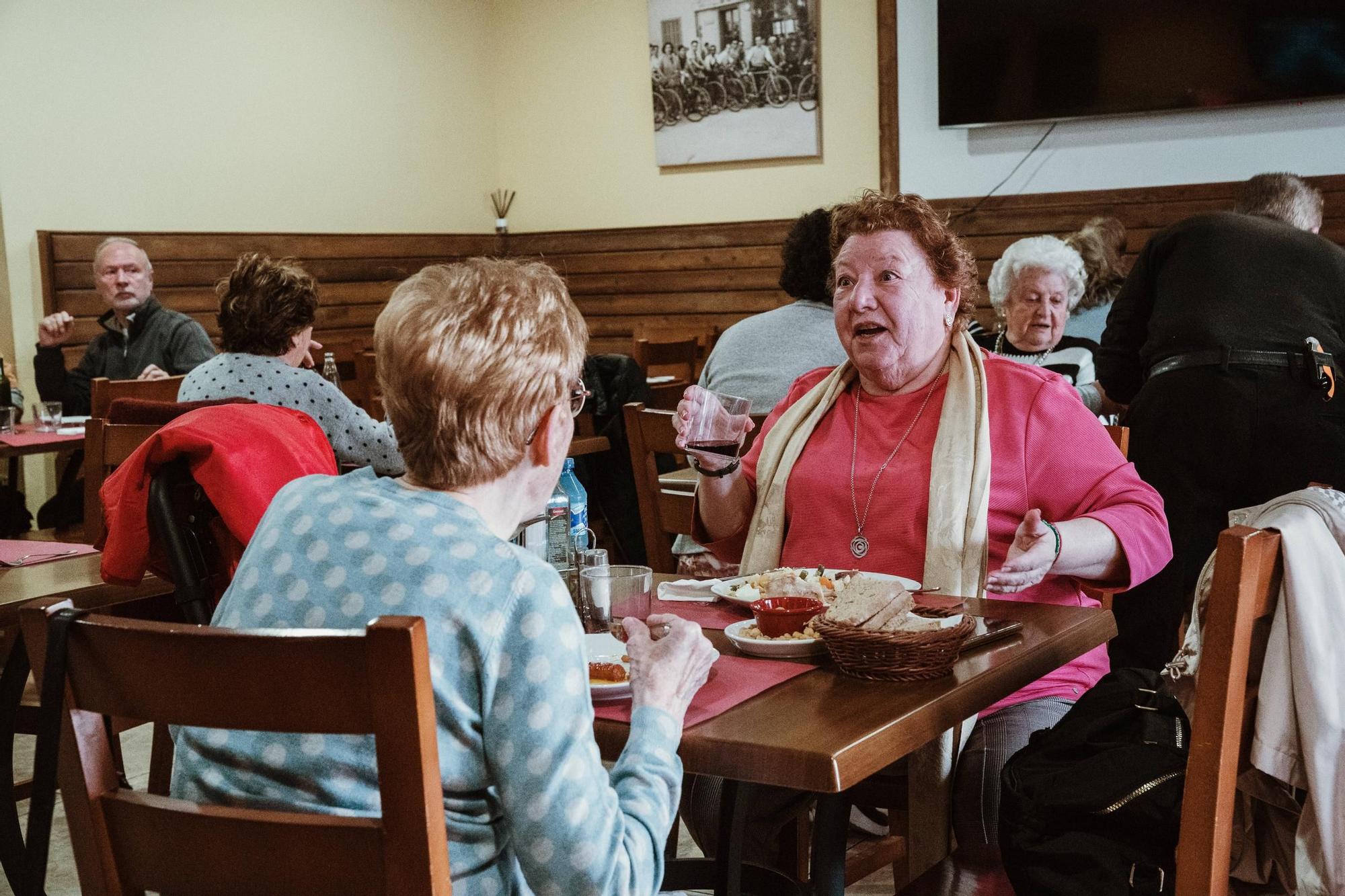 Bares normales de Palma | Un paseo por el bar Venecia