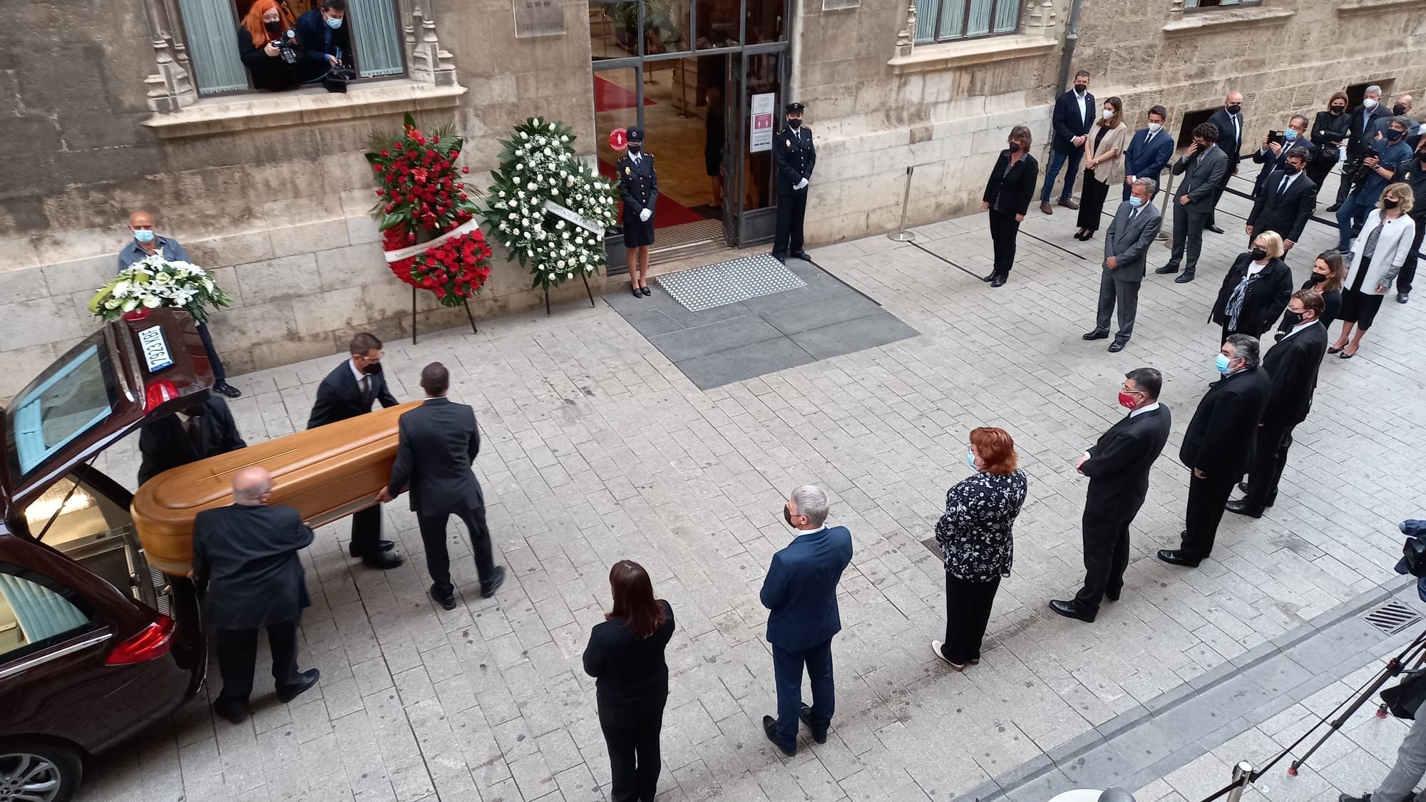 Capilla ardiente de Francisco Brines en el Palau de la Generalitat