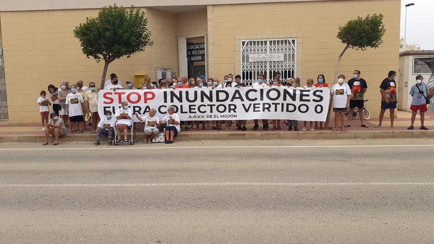 Los vecinos de El Mojón exigen medidas que solucionen sus problemas con las inundaciones